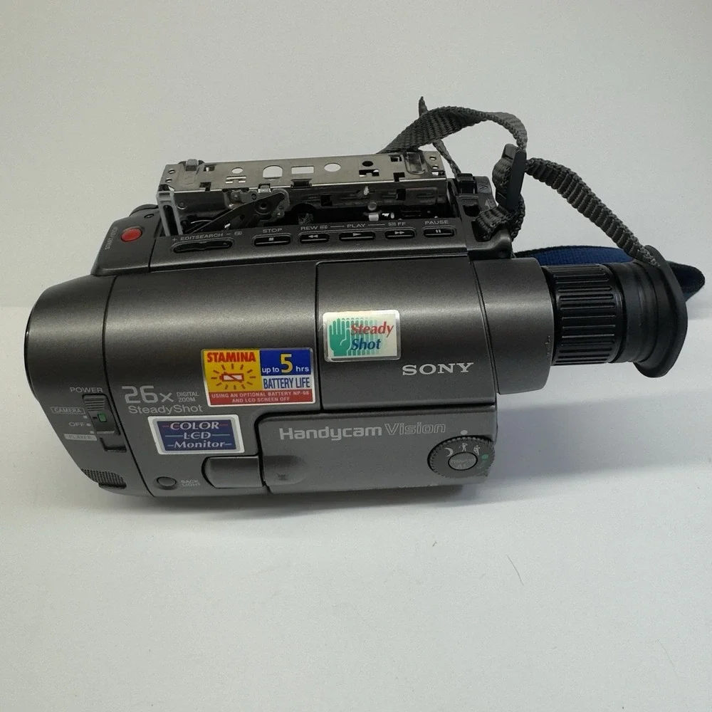 Sony CCD-TRV22 Handycam Video8 8mm Camcorder For Parts or Repair Vintage